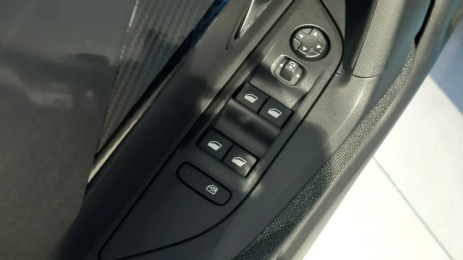PEUGEOT 2008 -