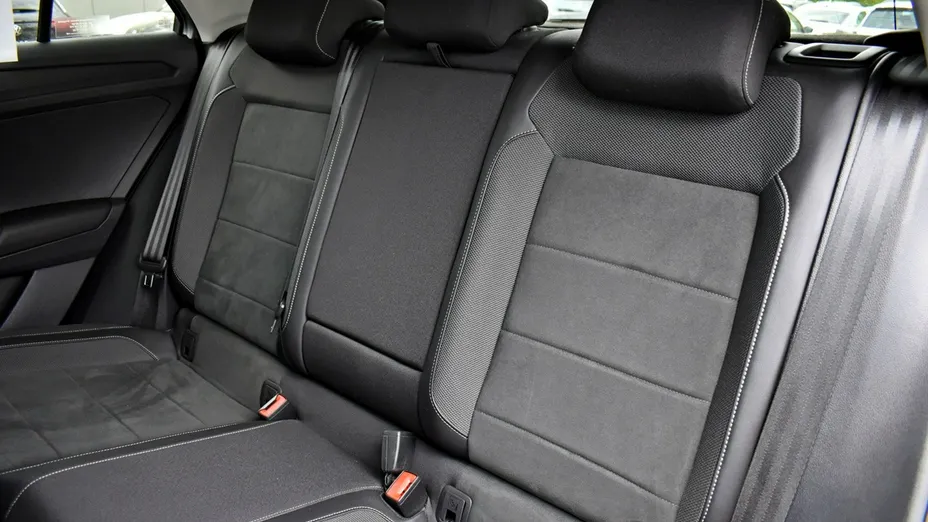 VOLKSWAGEN T-ROC -