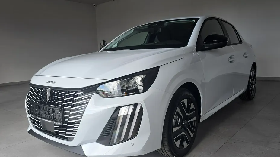 PEUGEOT 208 -