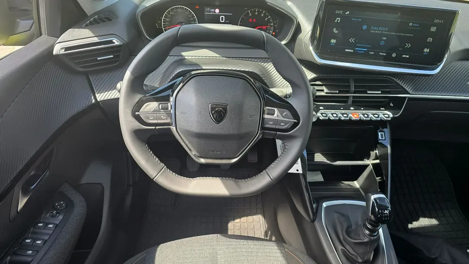 PEUGEOT 208 -