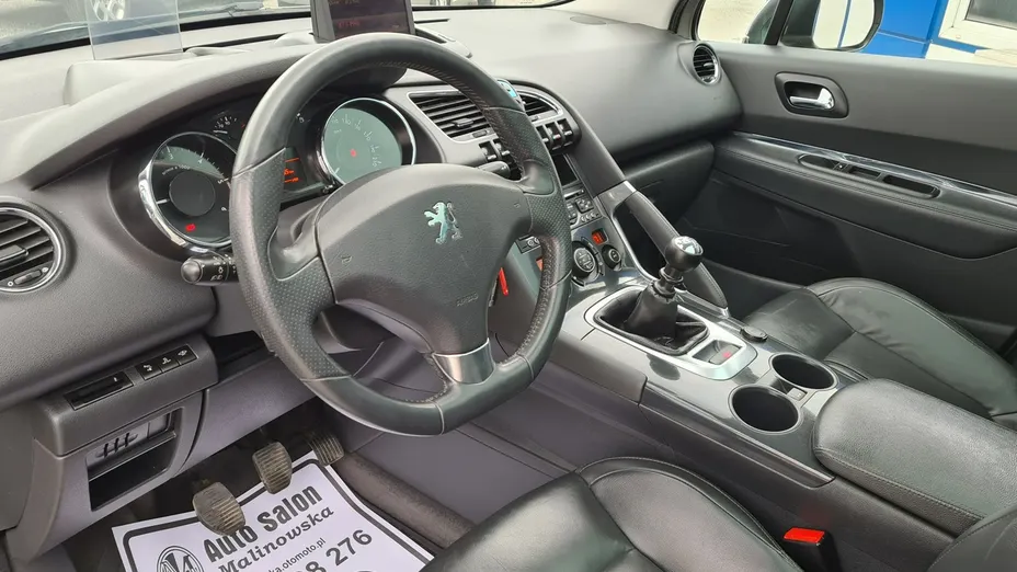 PEUGEOT 3008 -