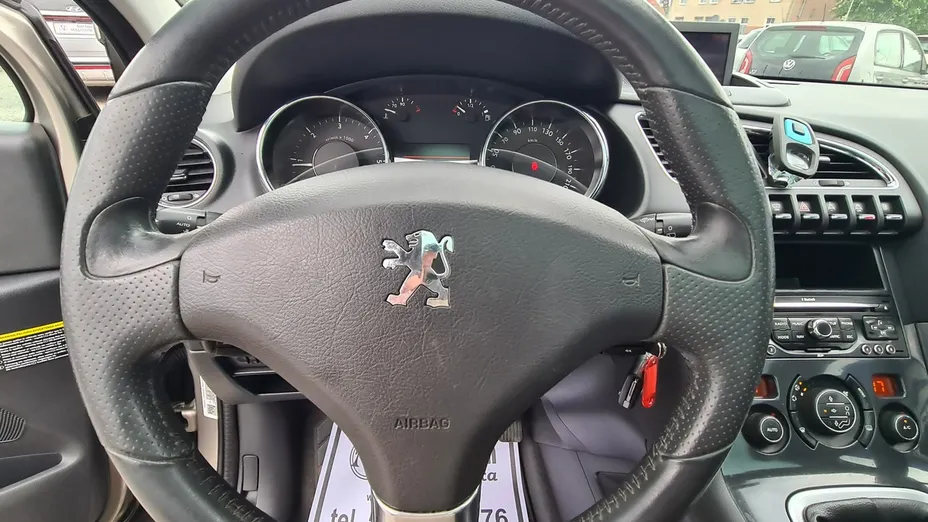PEUGEOT 3008 -