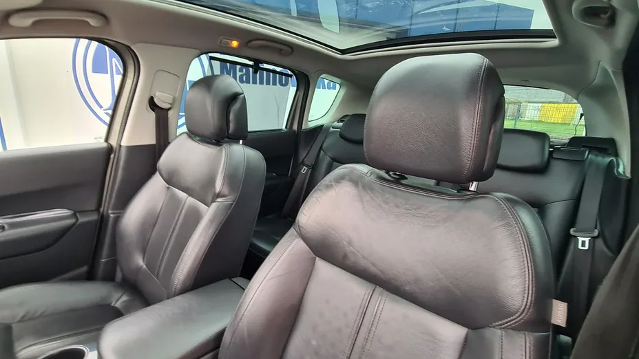 PEUGEOT 3008 -