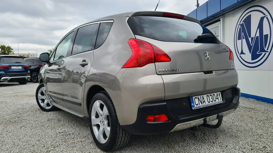 PEUGEOT 3008 -