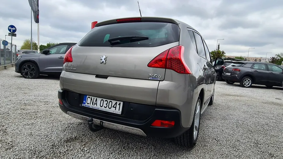 PEUGEOT 3008 -