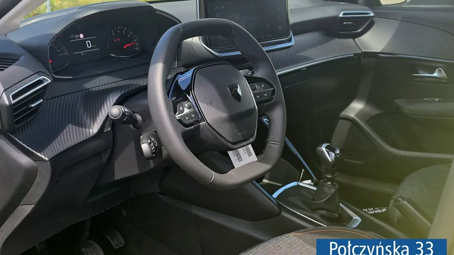 PEUGEOT 208 -