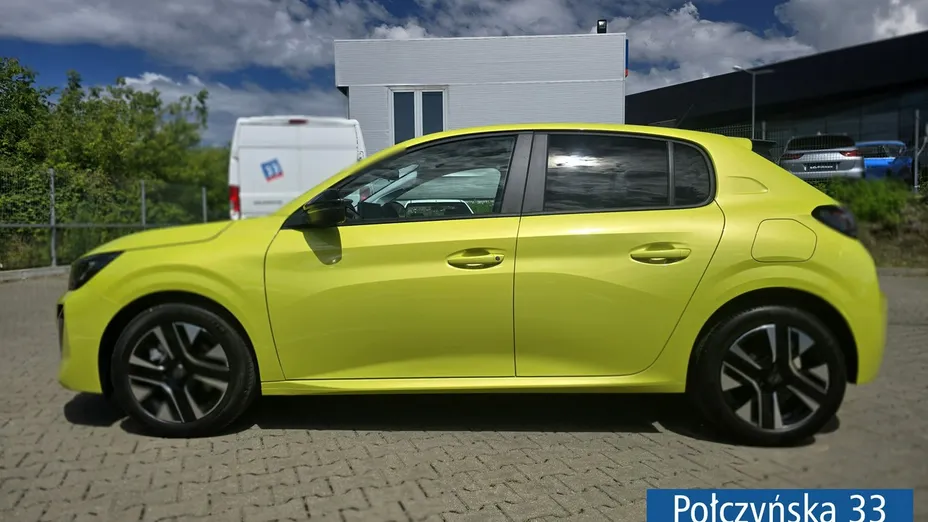 PEUGEOT 208 -