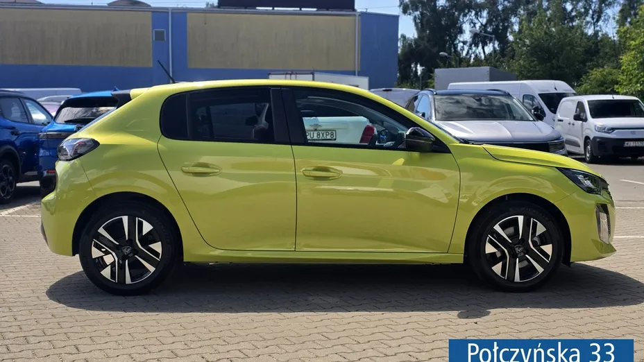 PEUGEOT 208 -
