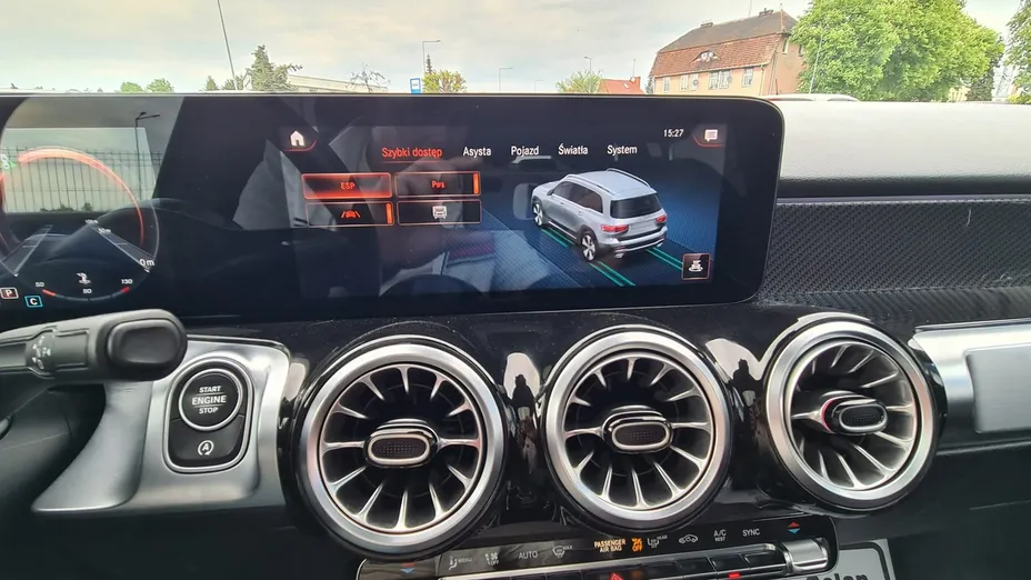 MERCEDES-BENZ GLB -
