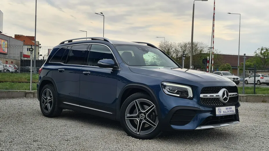 MERCEDES-BENZ GLB -