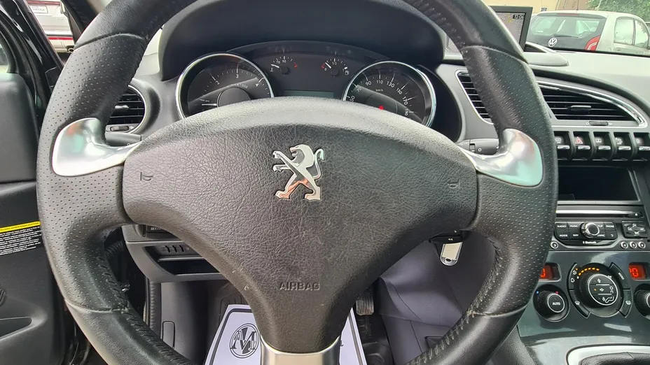 PEUGEOT 3008 -