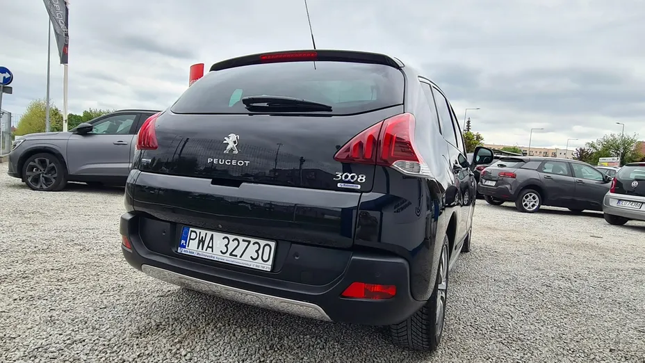 PEUGEOT 3008 -