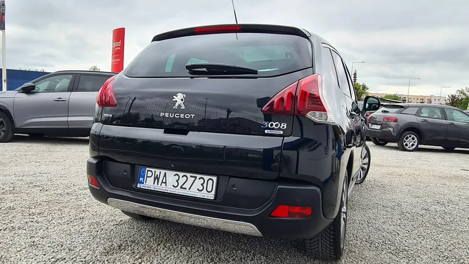 PEUGEOT 3008 -