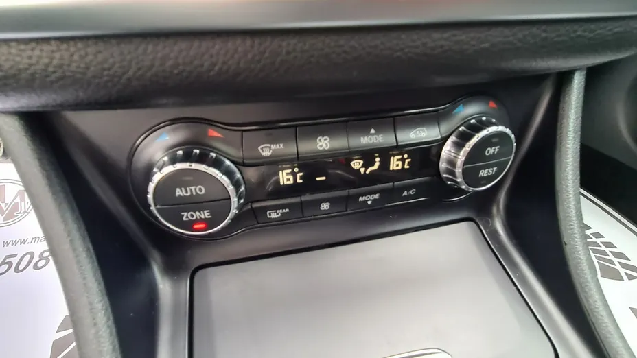 MERCEDES-BENZ GLA -