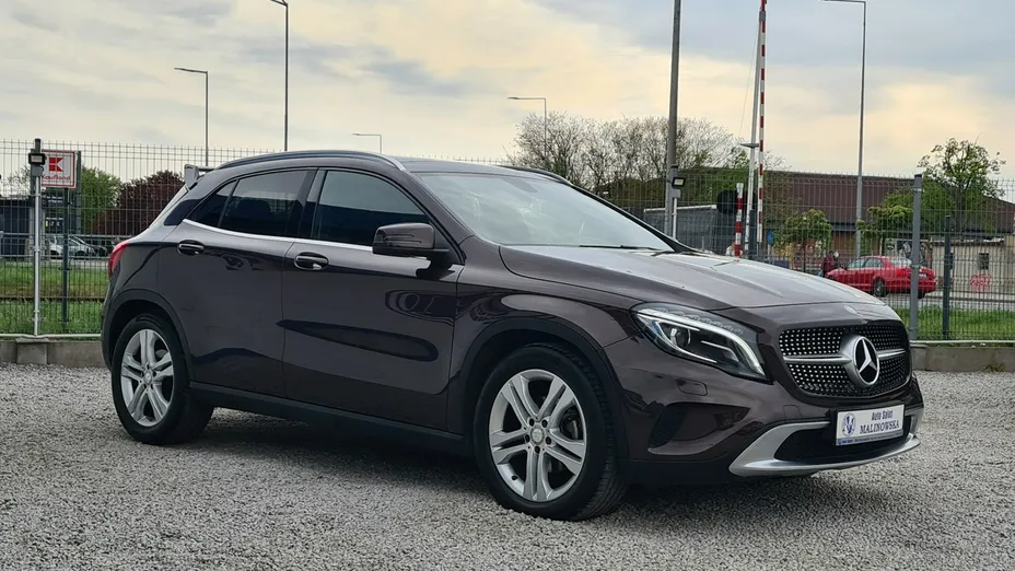 MERCEDES-BENZ GLA -