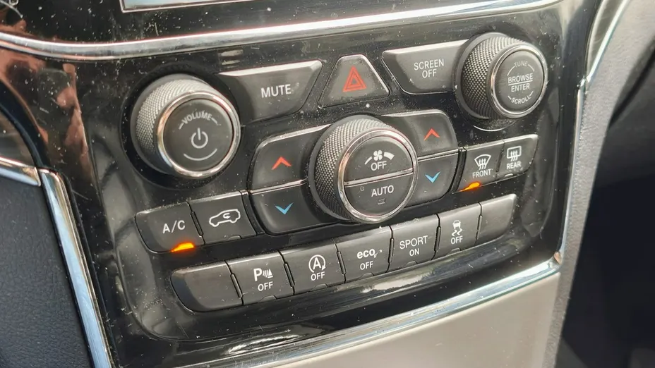 JEEP Grand Cherokee -