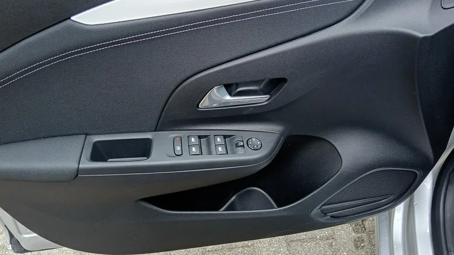 OPEL Corsa -