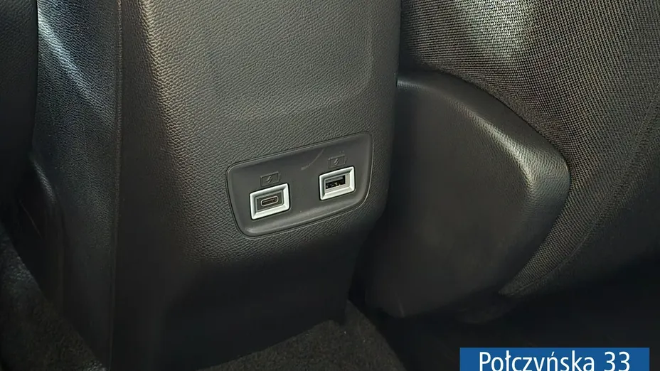 PEUGEOT 208 -