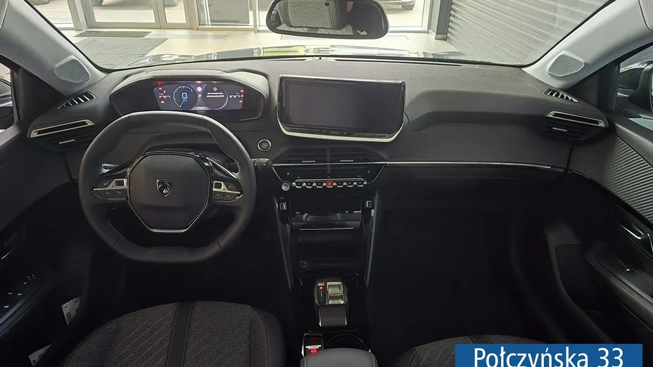 PEUGEOT 208 -