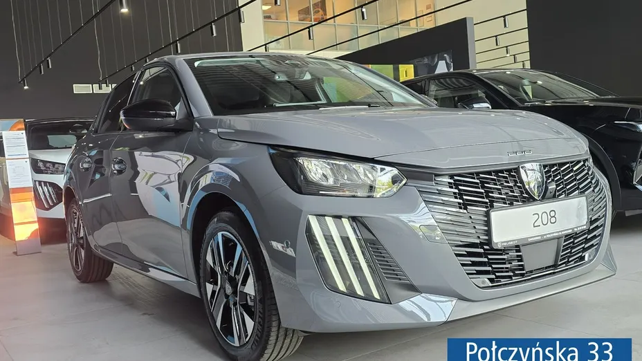PEUGEOT 208 -