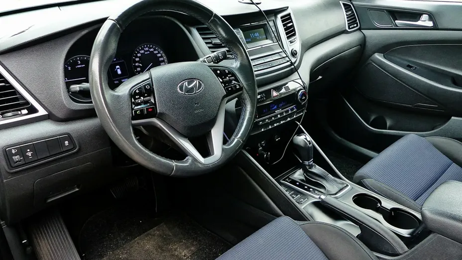 HYUNDAI Tucson -