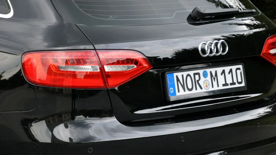 AUDI A4 -