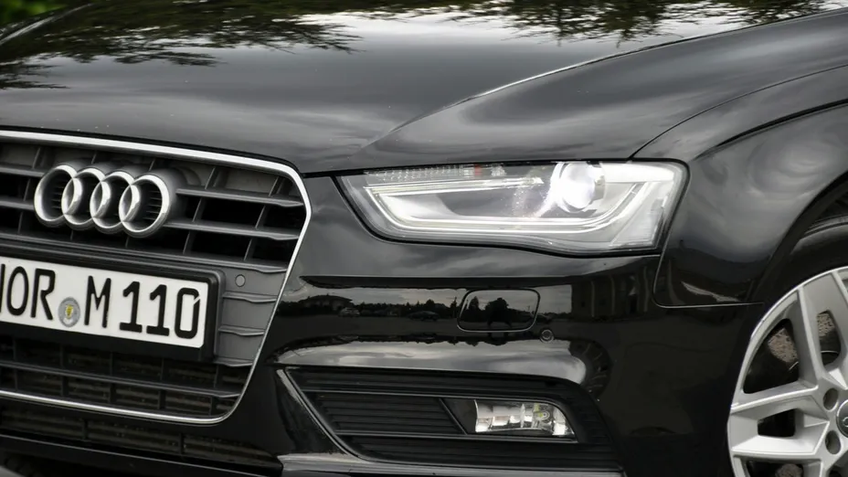 AUDI A4 -