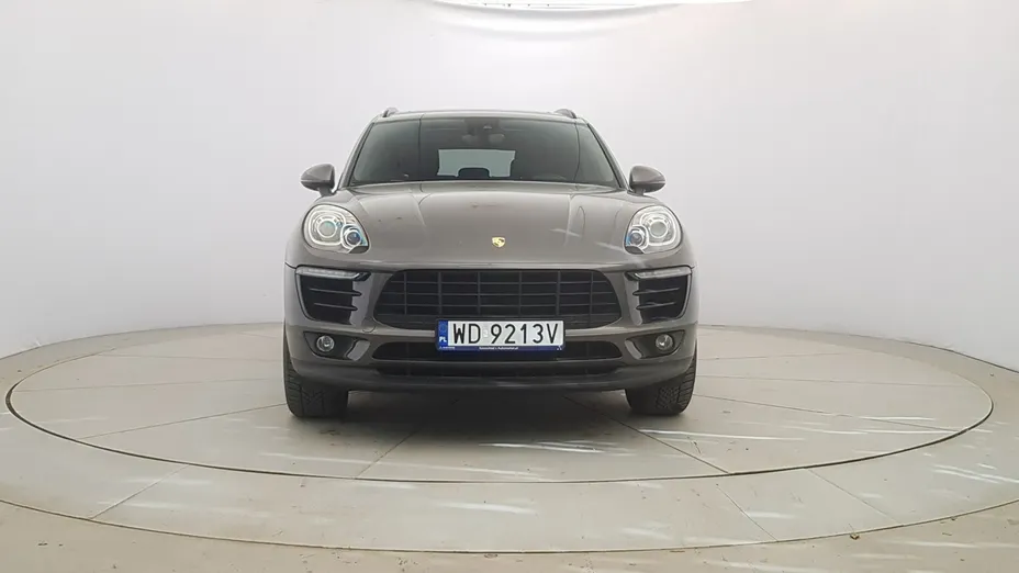 PORSCHE Macan -