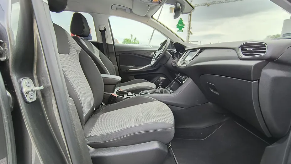 OPEL Grandland X -