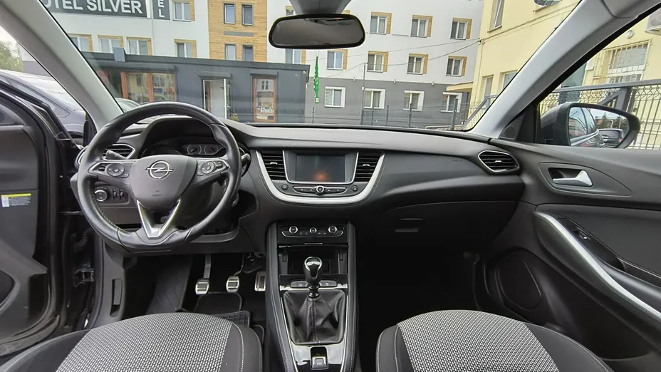 OPEL Grandland X -