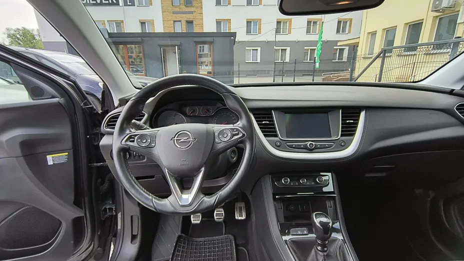 OPEL Grandland X -