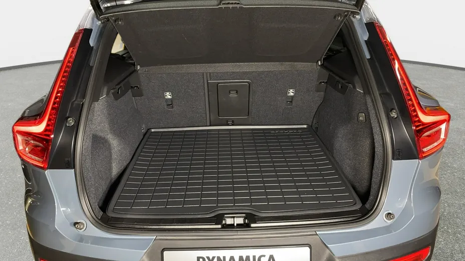 VOLVO XC40 -