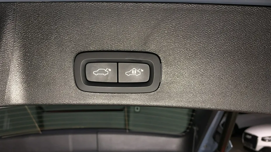 VOLVO XC40 -
