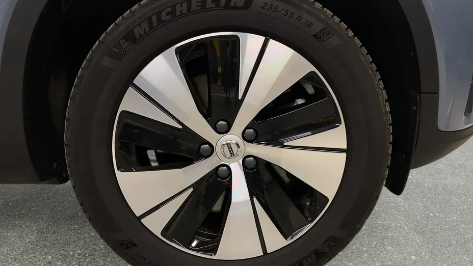 VOLVO XC40 -