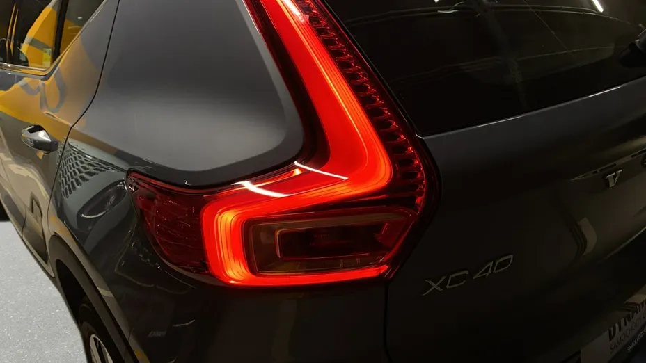 VOLVO XC40 -