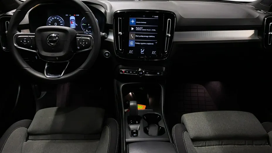 VOLVO XC40 -