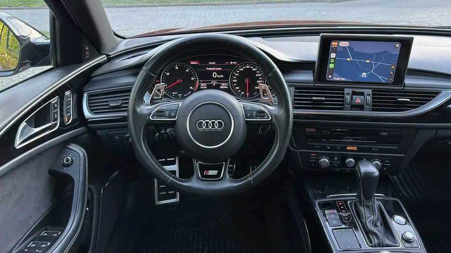 AUDI A6 -