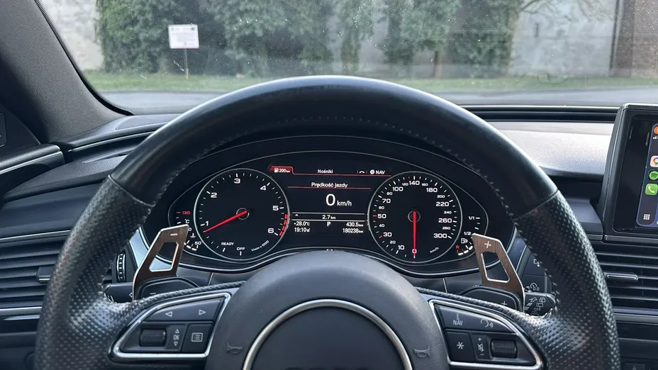 AUDI A6 -
