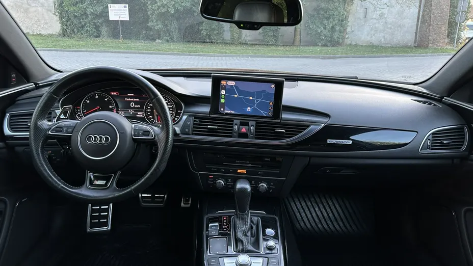 AUDI A6 -