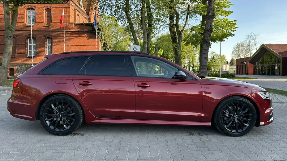AUDI A6 -