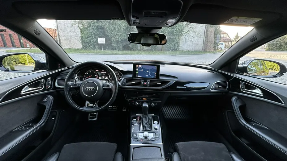 AUDI A6 -