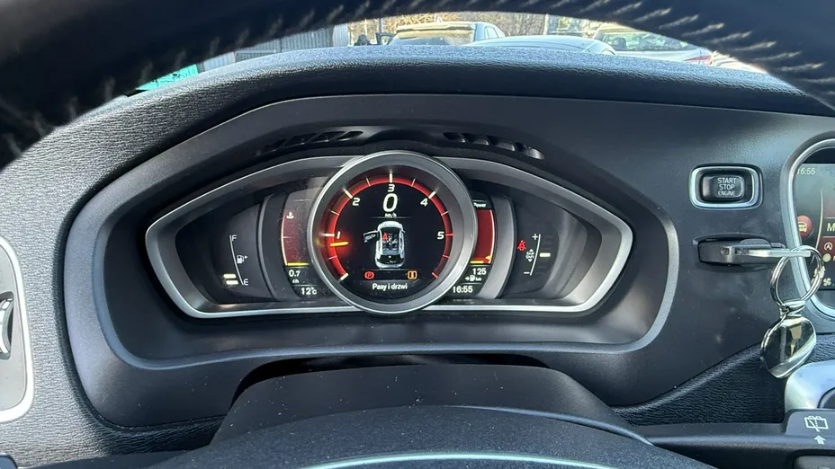 VOLVO V40 -