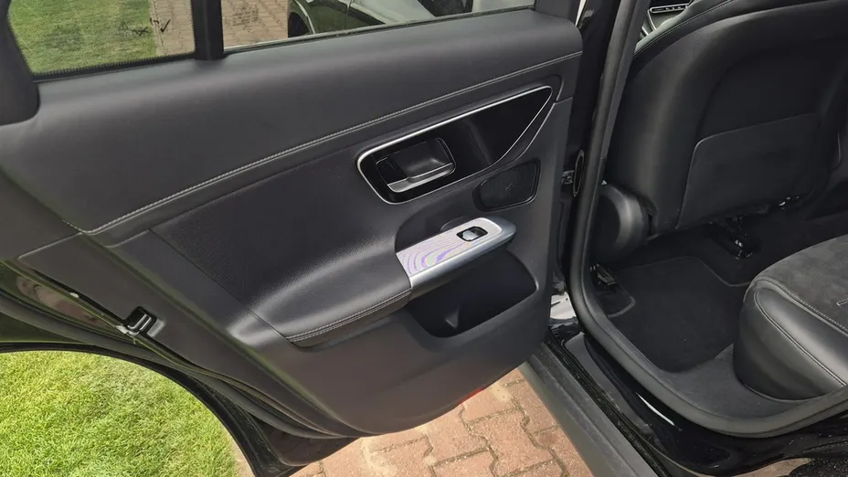 MERCEDES-BENZ GLC -