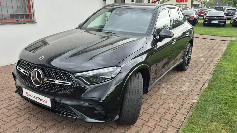 MERCEDES-BENZ GLC -