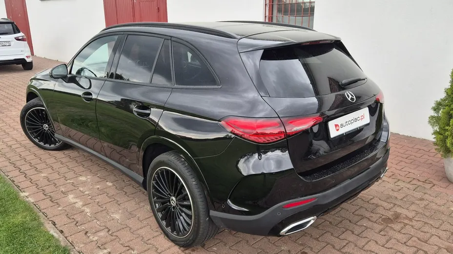 MERCEDES-BENZ GLC -