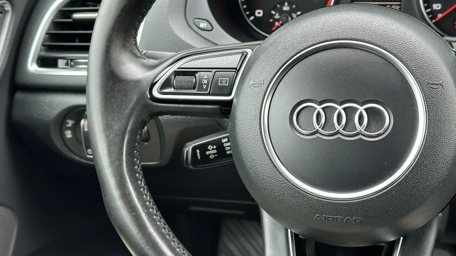 AUDI Q3 -