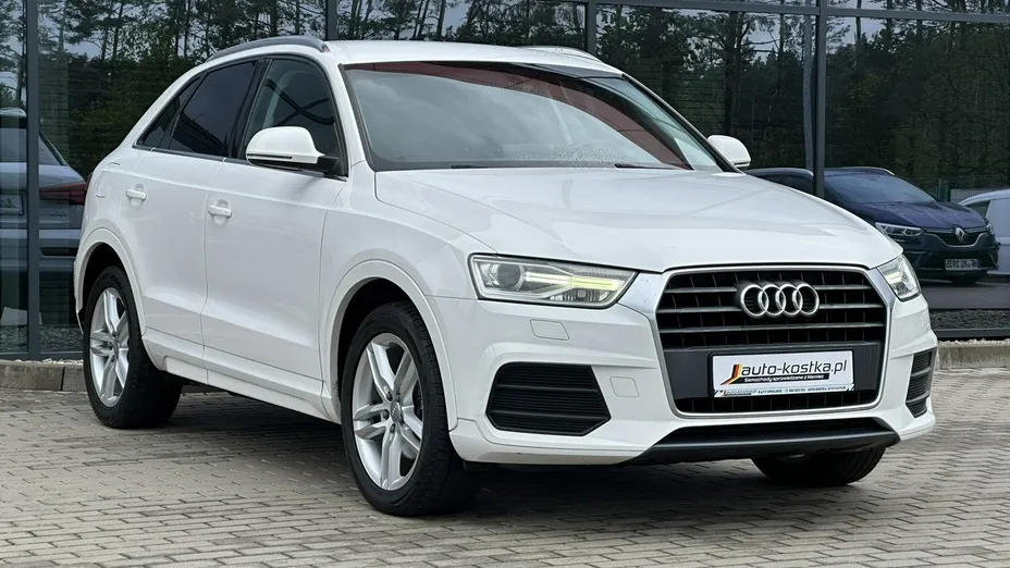 AUDI Q3 -