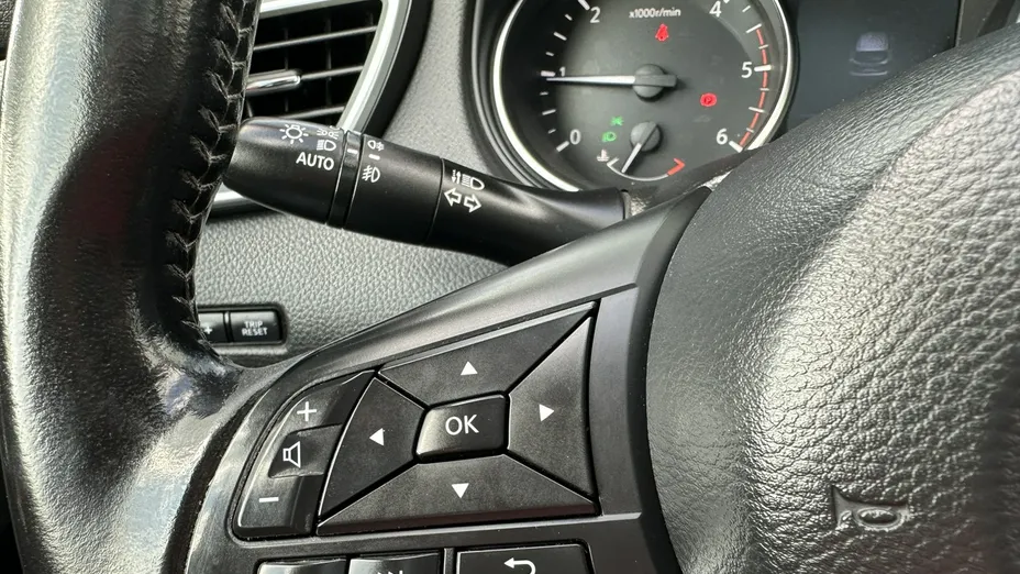 NISSAN Qashqai -