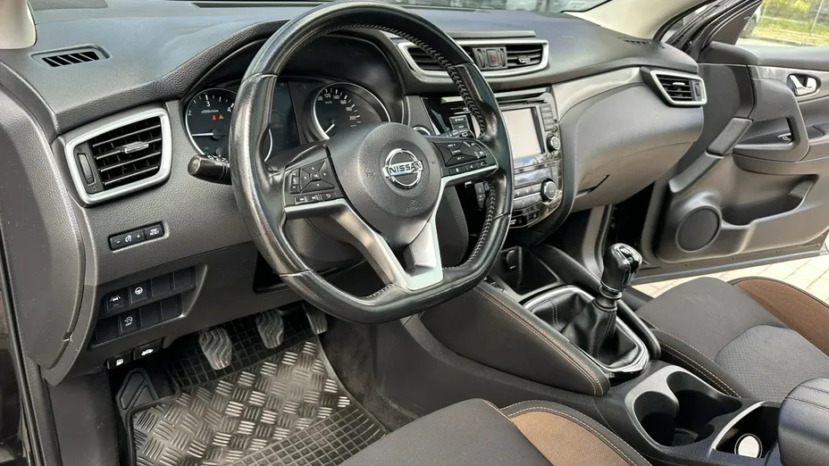 NISSAN Qashqai -