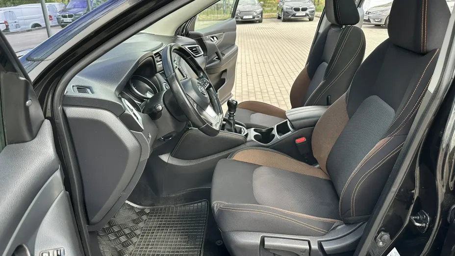 NISSAN Qashqai -